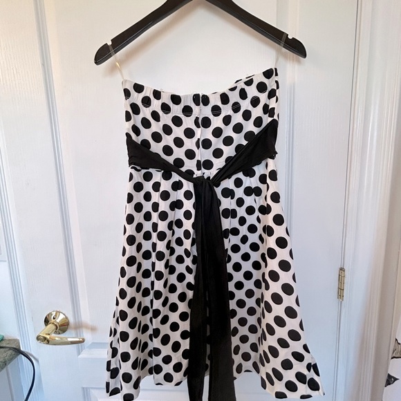 Women’s size 7 Speechless prom dress. Strapless with bow sash. Crinoline. - Picture 2 of 5